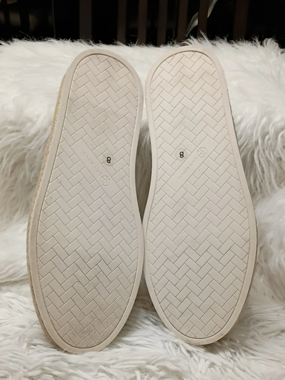 New Giani Bernini Metallic Beige Slip-On Espadrilles Size 8 Flawed